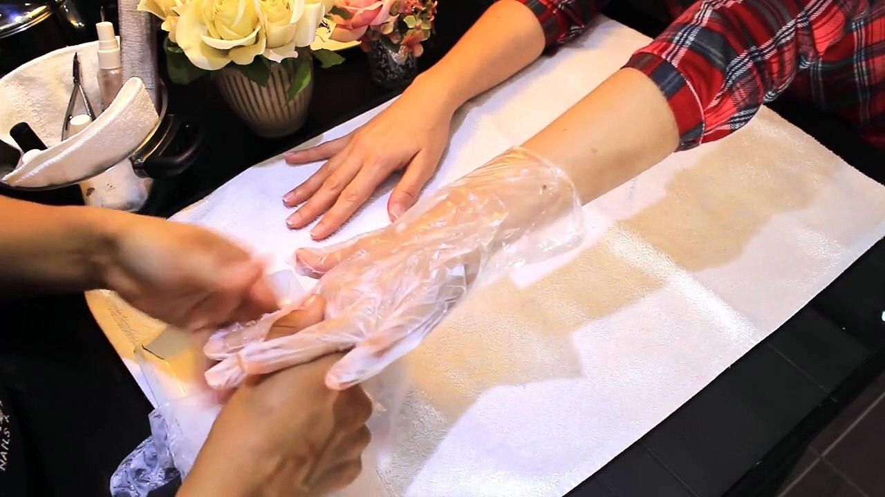 HOT MANICURE