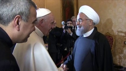 Papa pide a Irán que promueva soluciones en Medio Oriente