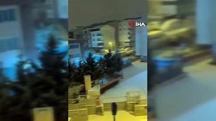 İstanbul'da kar yağışı etkisini 3'üncü gününde de sürdürdü