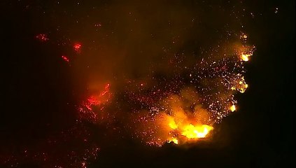 Los feroces incendios se extienden al sur de California