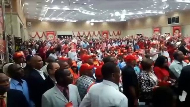 Cientos de reformistas asisten a asamblea de grupo que encabeza Ito Bisonó