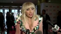 Lady Gaga suspende sus conciertos por fibromialgia