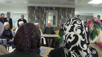 Cumhurbaşkanı Erdoğan, Mevlana Camisi Diyanet Gençlik Merkezini ziyaret etti