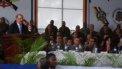 Danilo Medina anuncia aumentos a militares