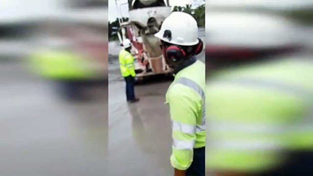 Encuentran cadáver en camión mezclador de cemento