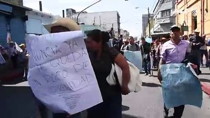 Marchan en Guatemala para exigir renuncia del presidente