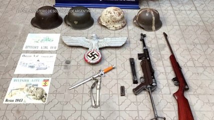Decomisan en Argentina objetos con simbología nazi