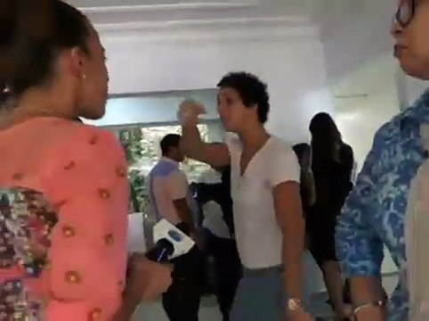 Familiares de Ángel Rondón agreden periodista Videoplayback (1)