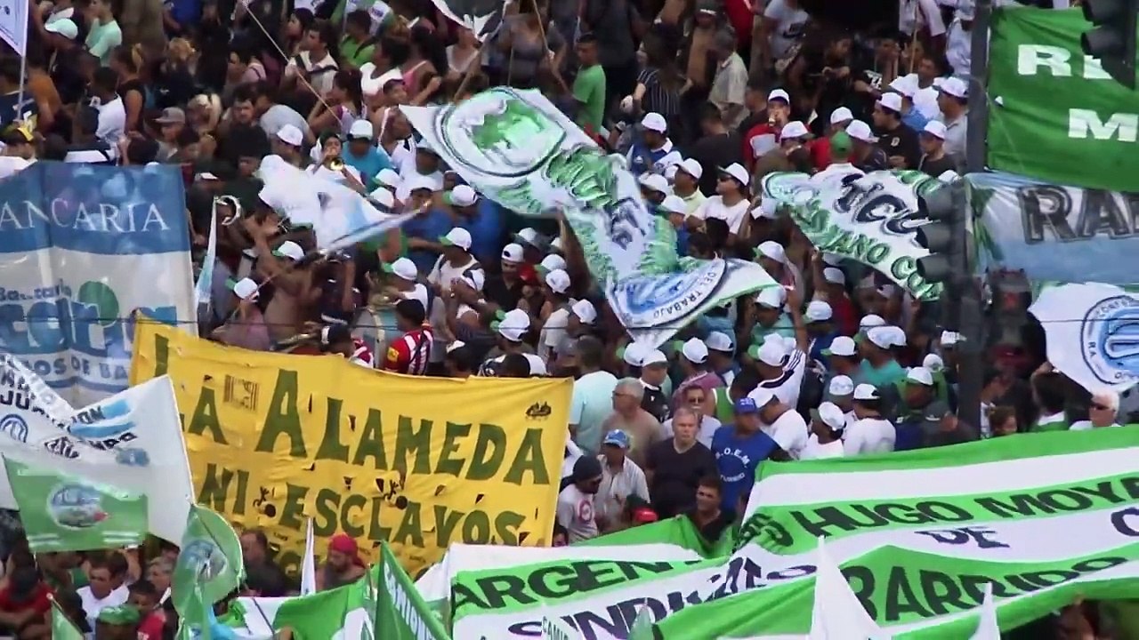 Multitudinaria manifestación sindical en Argentina contra políticas de Macri