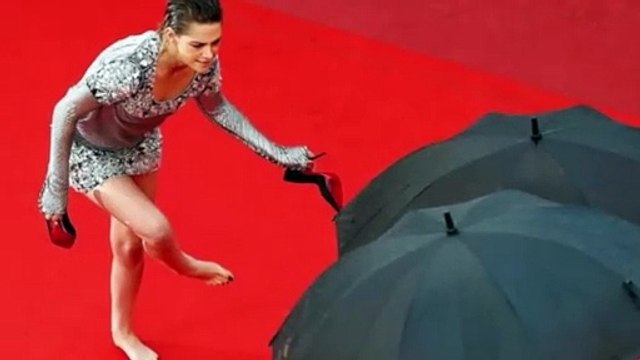 Pies Descalzos En La Alfombra Roja De Cannes