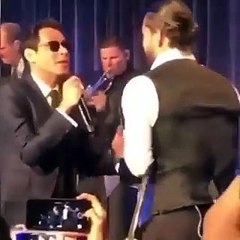 Marc Anthony casi besa a Maluma y su novia reacciona