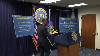 Dimite el fiscal de Nueva York, acusado de violencia contra mujeres