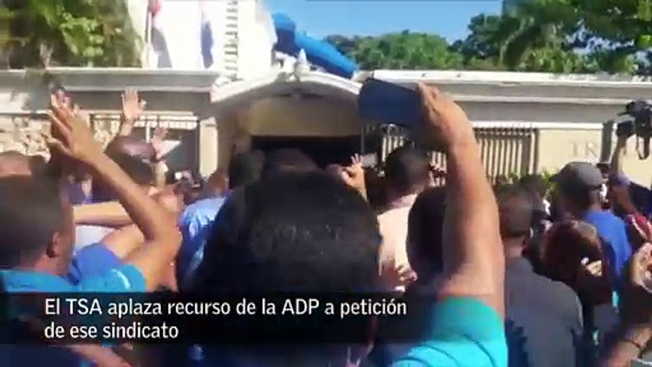 Profesores Vociferan Para La Calle Otra Vez Frente Al TSA