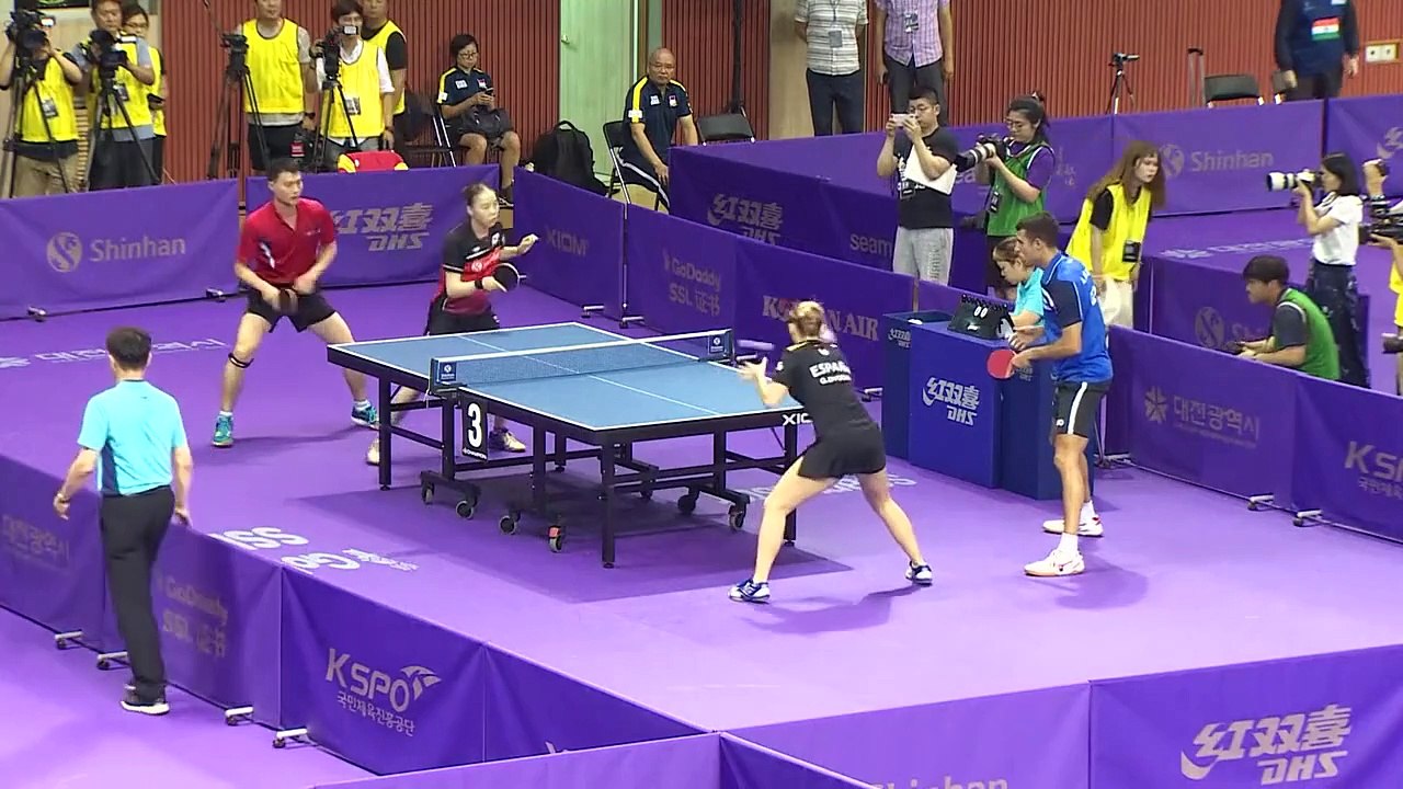 Coreas juntas en tenis