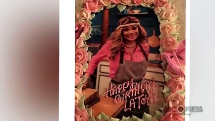 Latoya Jackson celebra su 62 cumpleaños en Hollywood