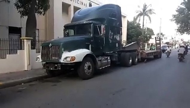 Dos personas muertas y otra herida tras choque entre motocicleta y patana en Santiago Rodríguez