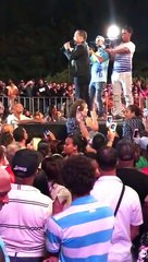 Hipólito Mejía asiste a concierto gratuito del merenguero Héctor Acosta en Santiago