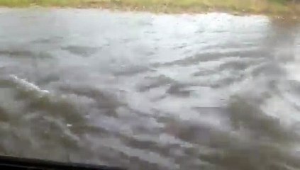 Lluvias inundan calles y barrios Santiago