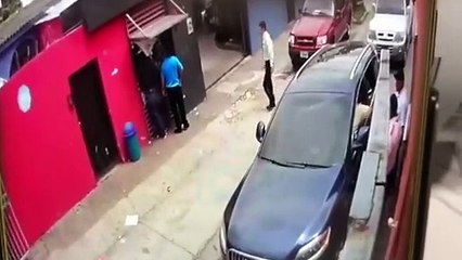 Hombres utilizan carro de embajada dominicana en Honduras para asalto