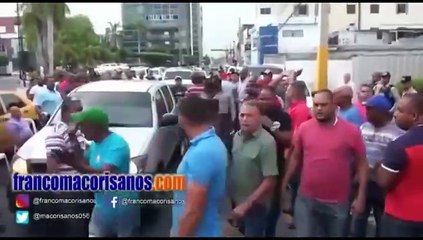 Chofer le da trompada a un coronel de la Policía en San Francisco de Macorís