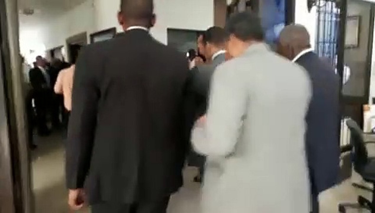 Leonel Fernández asiste a velatorio de Mamerto Rivas