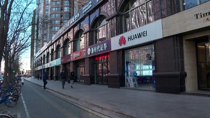 China llama a embajadores por arresto de directora de Huawei