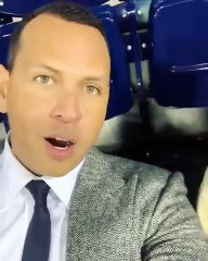 Video JLo muestra anillo ¿de compromiso?