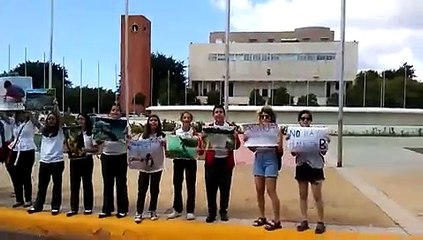 Dominicanos demandan frente al Congreso medidas contra el cambio climático 01