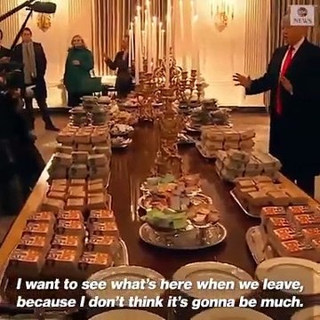 Trump festeja a campeones universitarios con comida chatarra