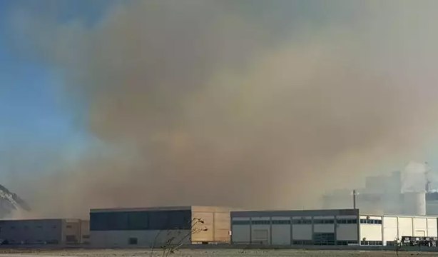 Aydın'da kağıt fabrikasının depolama alanında yangın