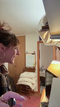 Daughter surprises dad by finally spending Christmas at home after 5 years