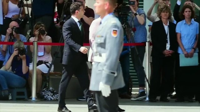 Angela Merkel sufrió fuertes temblores durante acto oficial