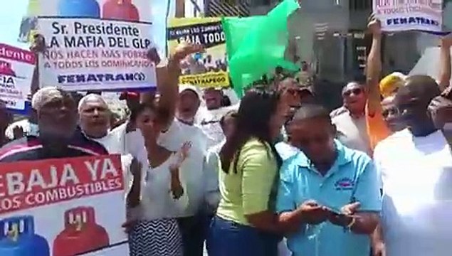 Realizan piquete frente a Industria y Comercio por rebaja en precio de los combustibles