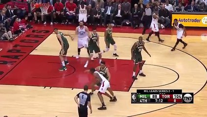 Kyle Lowry  anota 25 en la victoria de Toronto