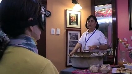 Guías ciegos acompañan turistas en Quito