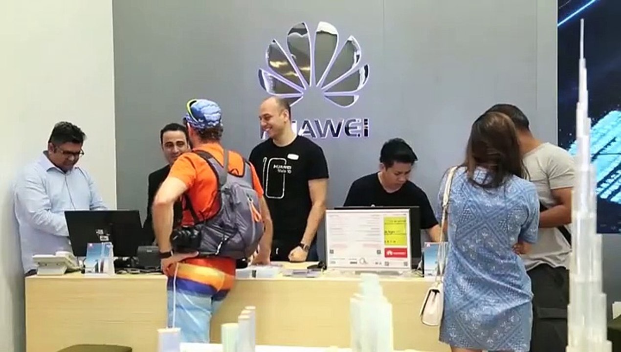 Huawei dice que  seguirá actualizando equipos