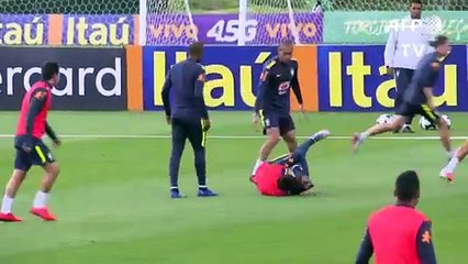 Brasil sigue entrenamientos, pese a situación que enfrenta Neymar
