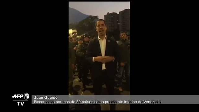 Militares se sublevan en apoyo a Guaidó y chavismo denuncia un “golpe de Estado”