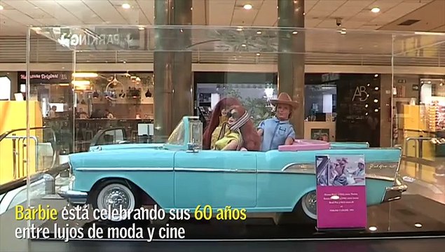 Barbie celebra sus 60 años con exposición de alta costura y cine