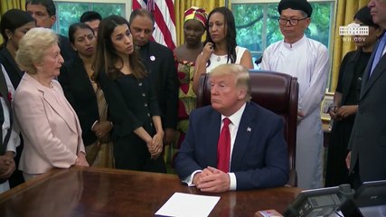 Trump crea polémica al recibir a Nadia Murad e interesarse solo por el Nobel