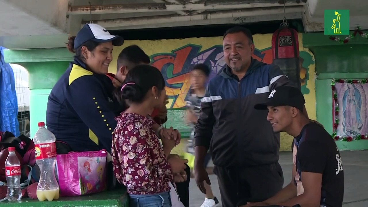 Un gimnasio de boxeo debajo de un puente para combatir el crimen y adicciones en México