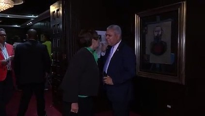 La reelección enfrenta a Lila y a Quiñones en los pasillos del hemiciclo