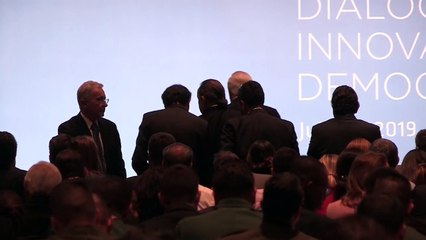 Vargas Llosa dice que nuevo primer ministro británico es "un mentiroso y un payaso"