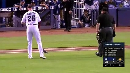 Una paloma quiso robar la primera base en juego entre San Diego y Miami