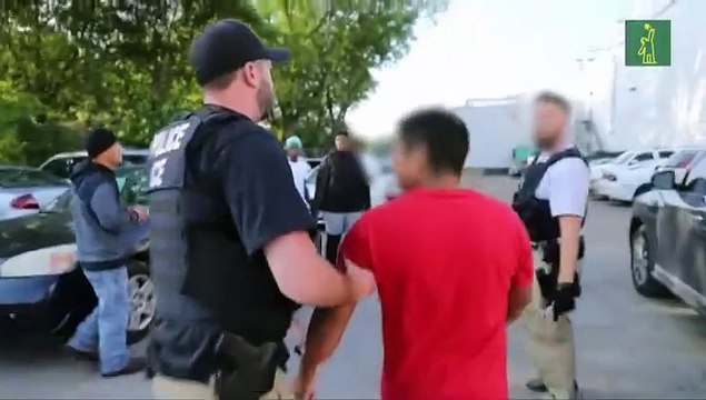 Estados Unidos realiza la mayor redada de inmigrantes en una década