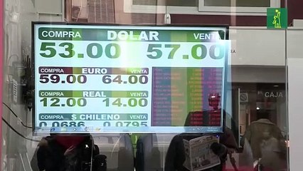 Devaluación del peso pone a dudar a los argentinos sobre sus ahorros
