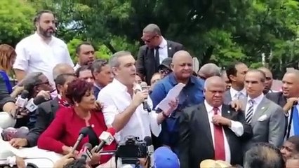 Abinader: "Si por alguna de las cámaras pasa proyecto de reforma, iremos a las calles"