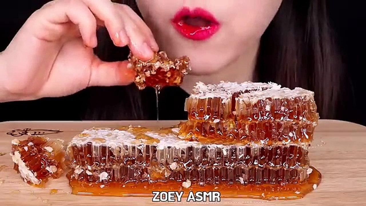 ASMR RAW HONEYCOMB COMPILATION MUKBANG EATING SOUNDS  _ ZOEY ASMR