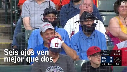 Umpires de tribuna montan su show en la MLB