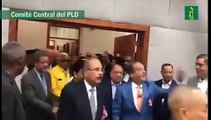 Entrada de los precandidatos a la reunión del Comité Central